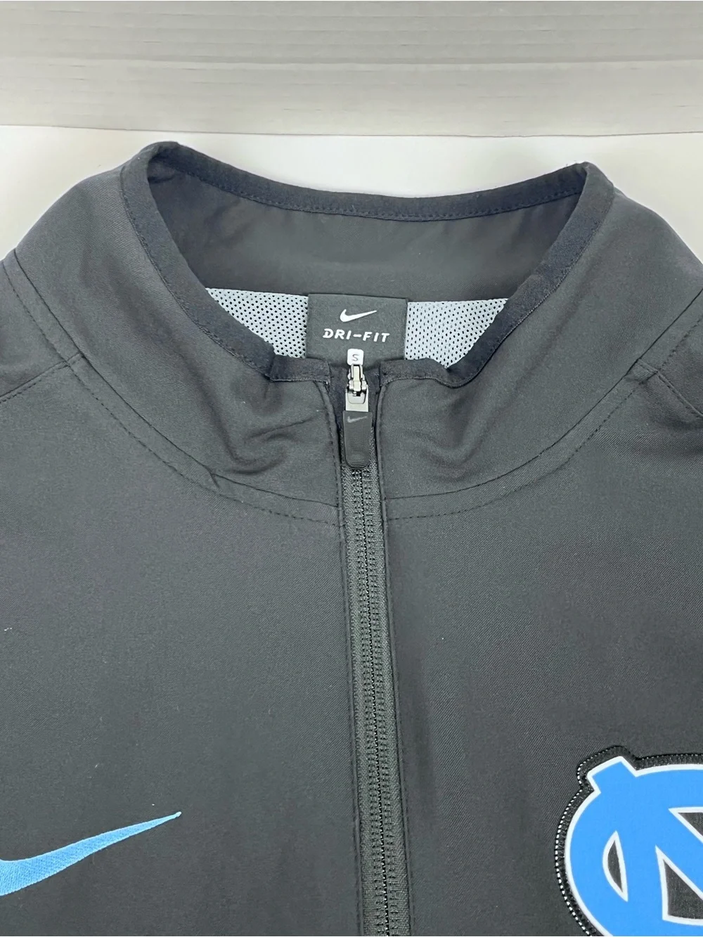 Nike Men's Dri-Fit Full Zip Vented North Carolina Tarheels Jacket Size S; NCAA